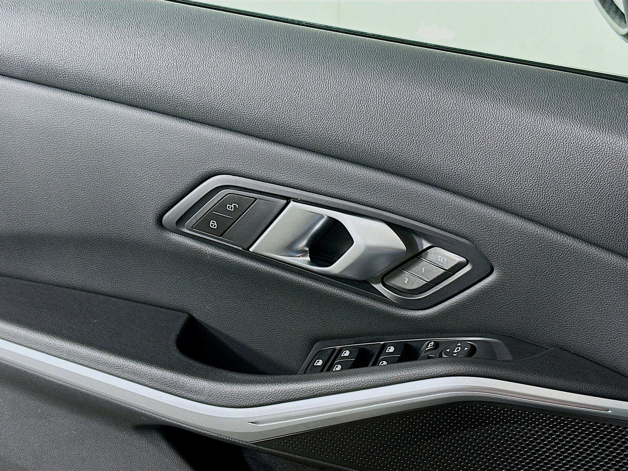 Used 2025 BMW 330i Sedan w/ Convenience Package image 15