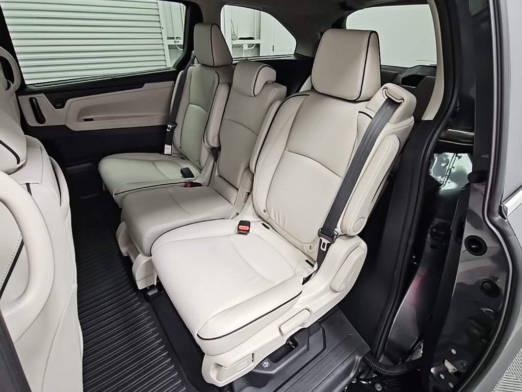 New 2026 Honda Odyssey Touring image 32