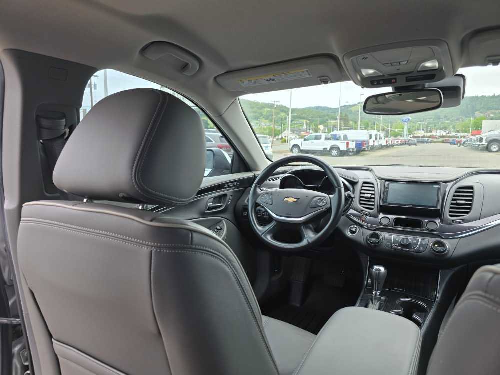 Used 2017 Chevrolet Impala Premier w/ Enhanced Convenience Package FWD image 10