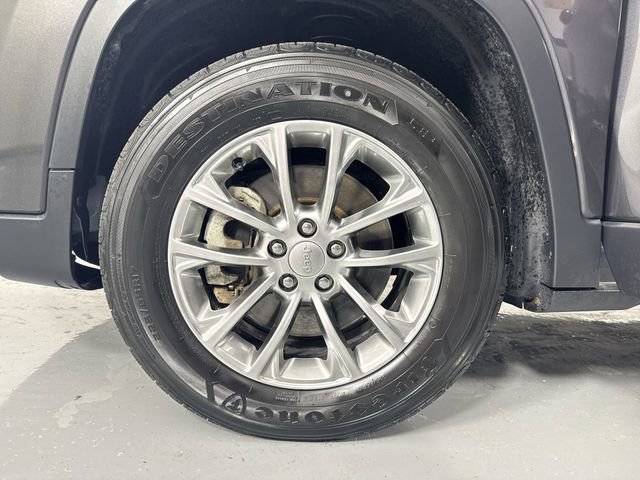 Used 2021 Jeep Cherokee Latitude Plus image 5