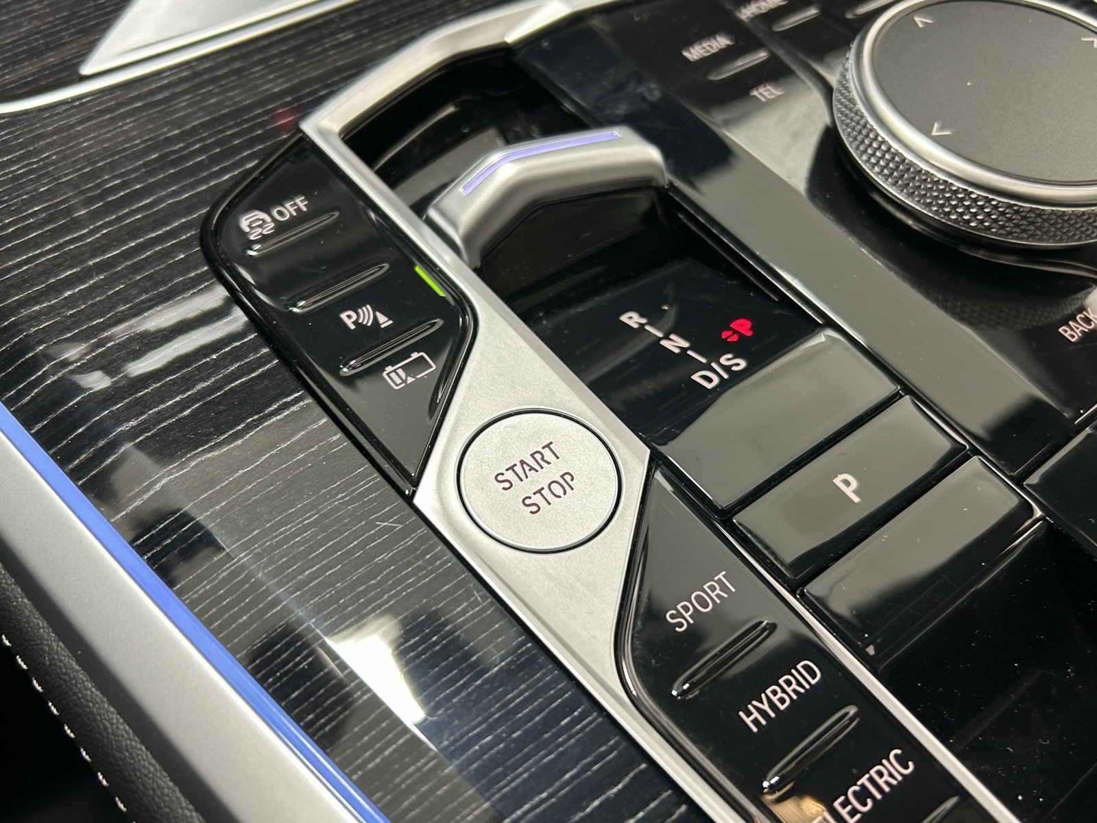 Used 2025 BMW X5 xDrive50e w/ M Sport Package image 21