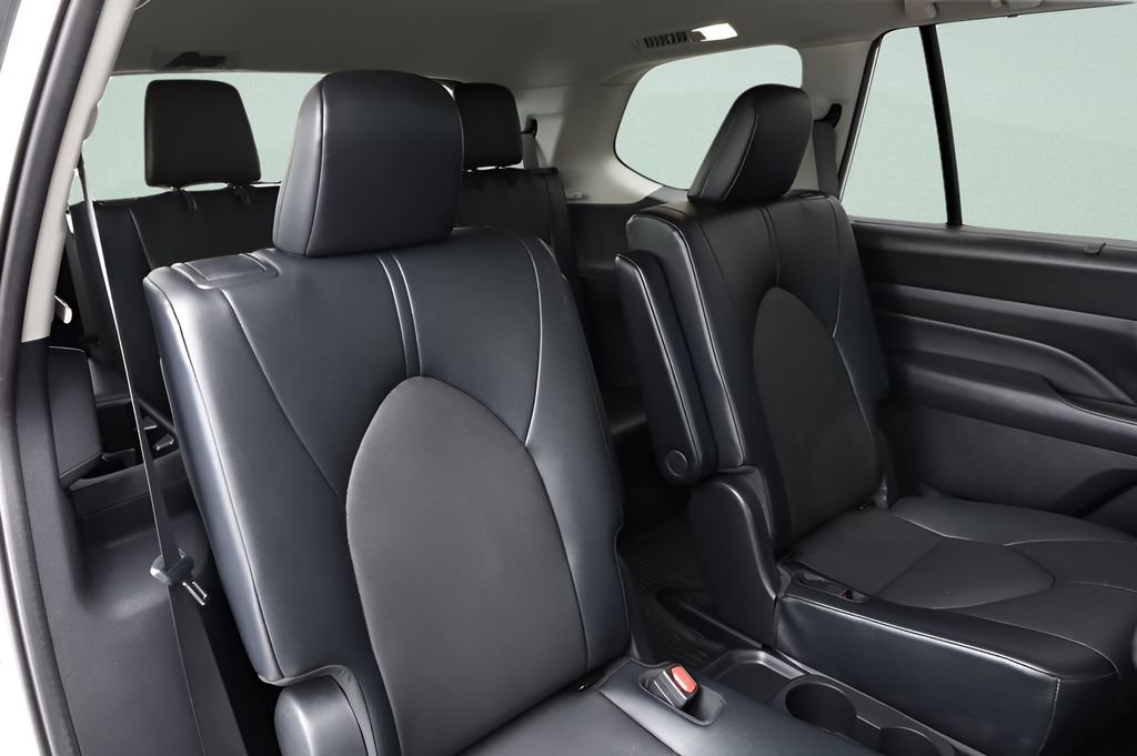 Certified 2024 Toyota Grand Highlander XLE image 25