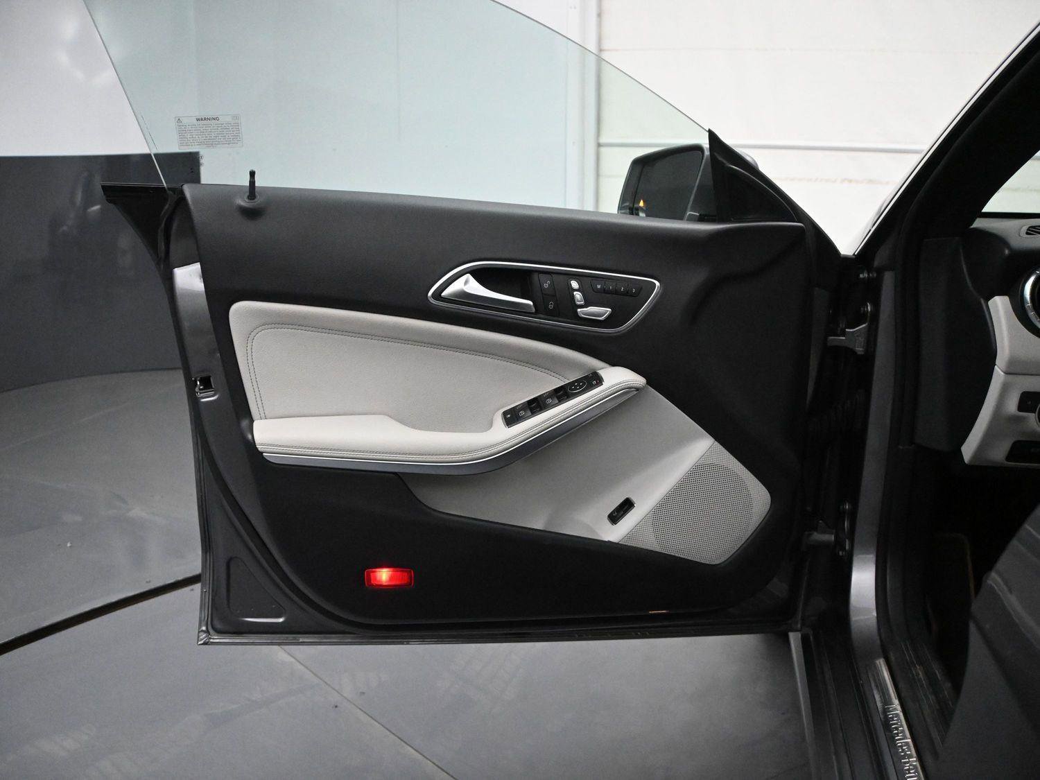 Used 2019 Mercedes-Benz CLA 250 4MATIC image 9