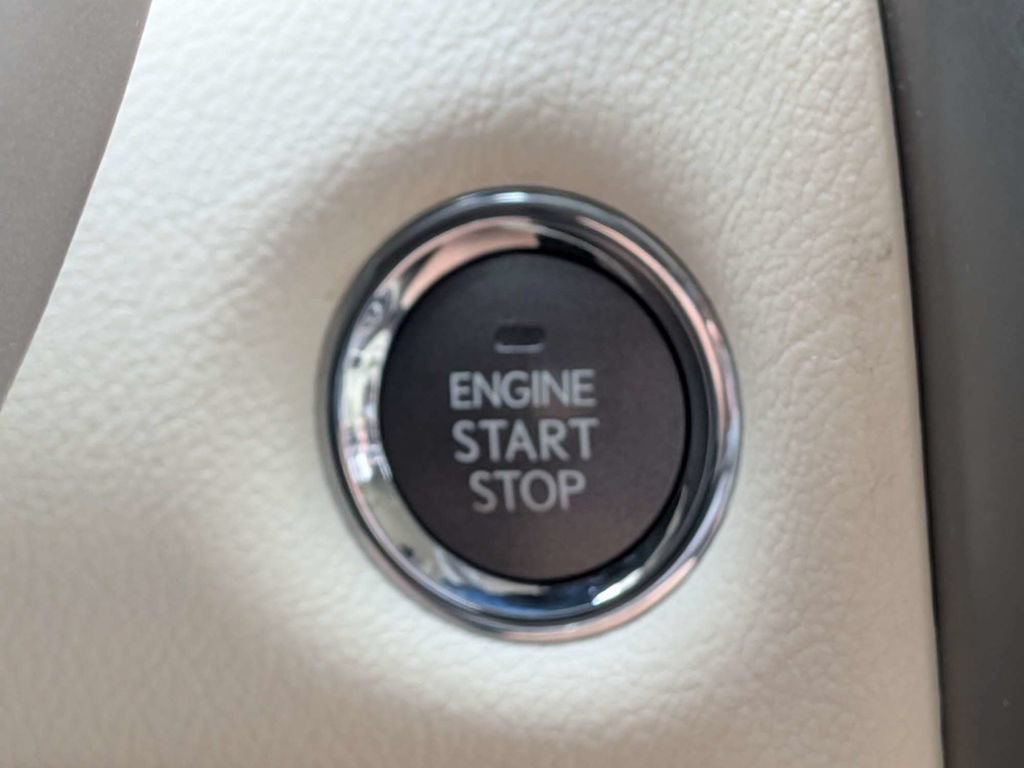 Used 2017 Lexus GX 460 Premium w/ Premium Package AWD/4WD image 40