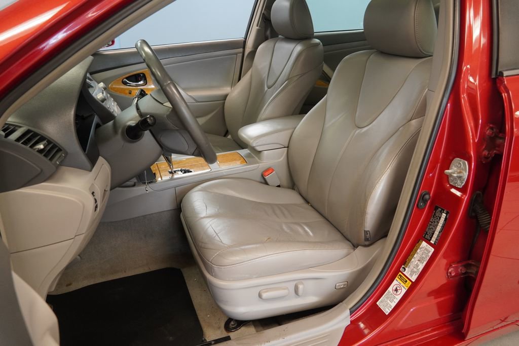 Used 2007 Toyota Camry V6 FWD image 3