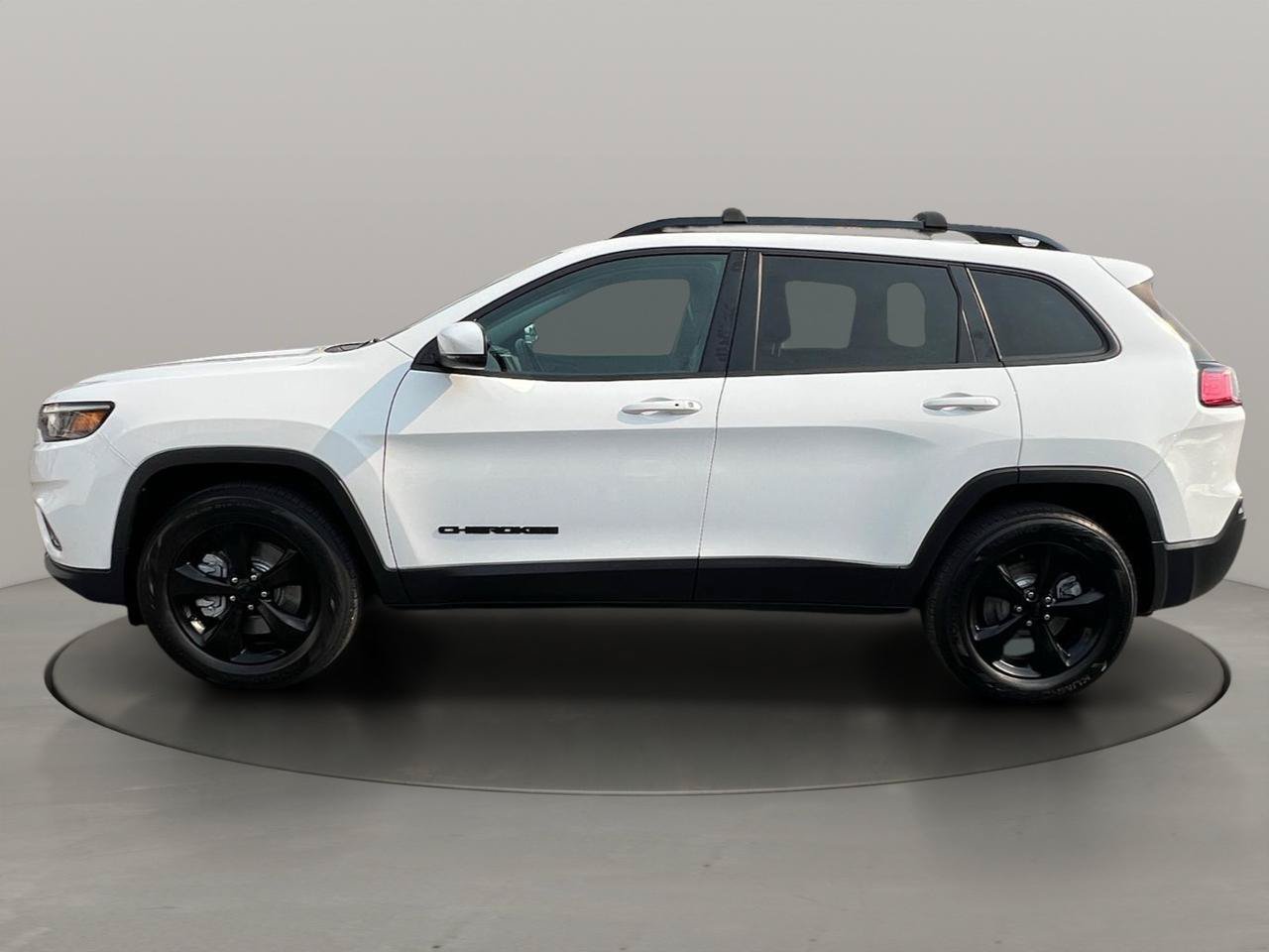 Used 2019 Jeep Cherokee Latitude Plus AWD/4WD image 3