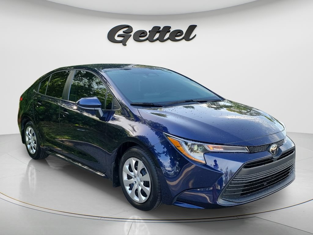 Used 2025 Toyota Corolla LE FWD video 2