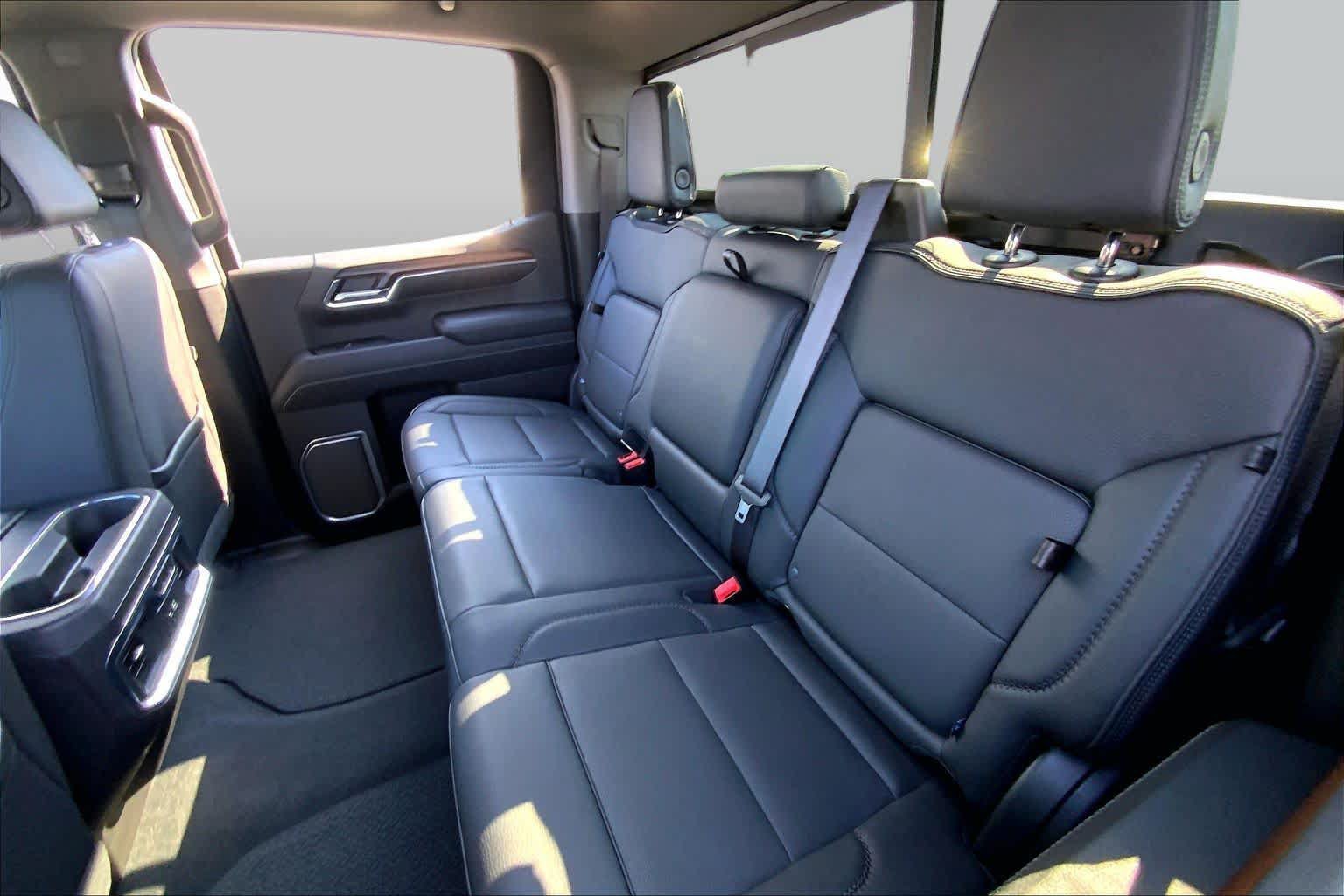 Used 2024 GMC Sierra 1500 Denali w/ Denali Reserve Package AWD/4WD image 20