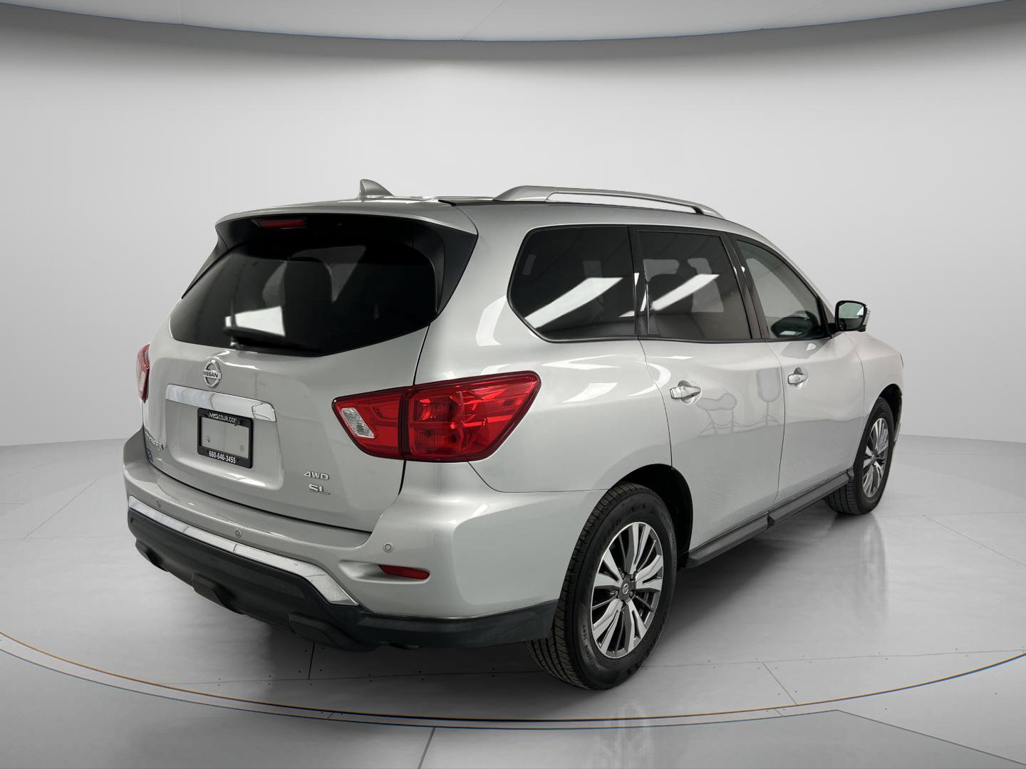 Used 2019 Nissan Pathfinder SL AWD/4WD image 9