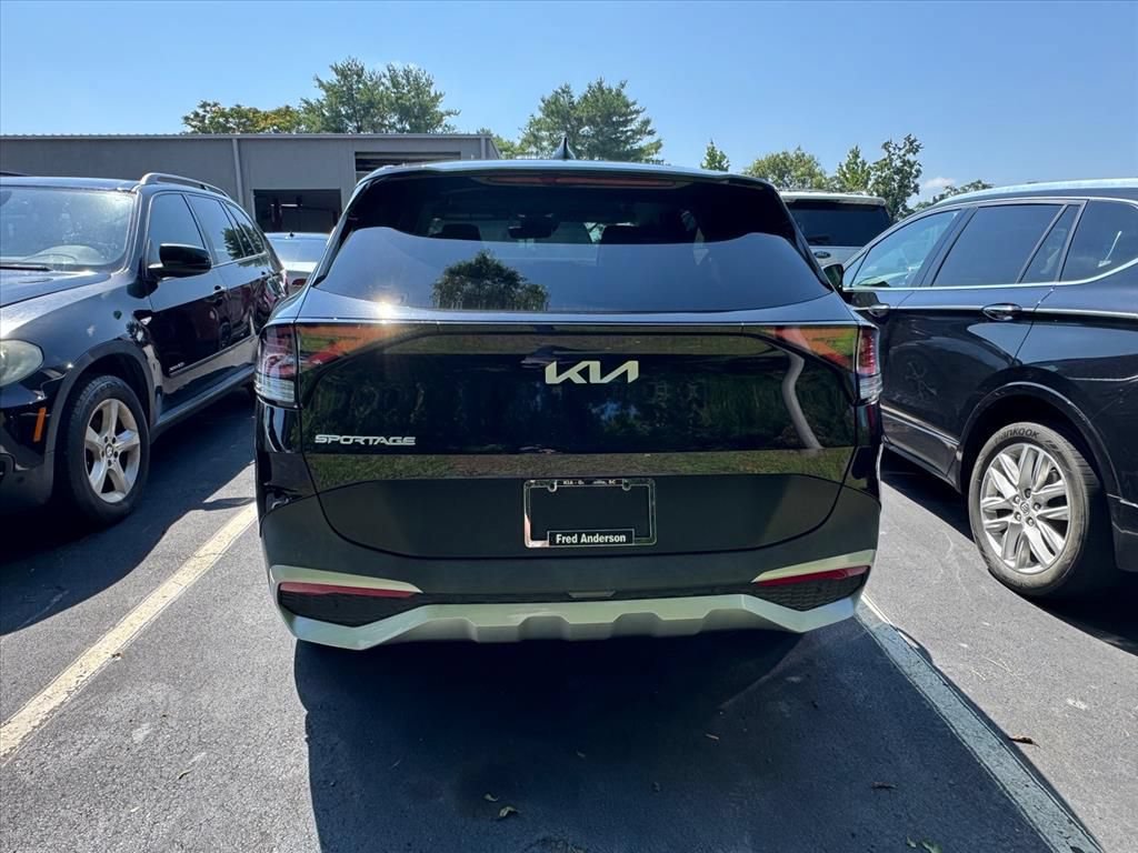 Certified 2024 Kia Sportage EX FWD image 6
