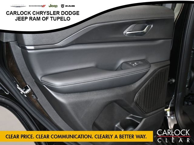 New 2025 Jeep Grand Cherokee Altitude image 30