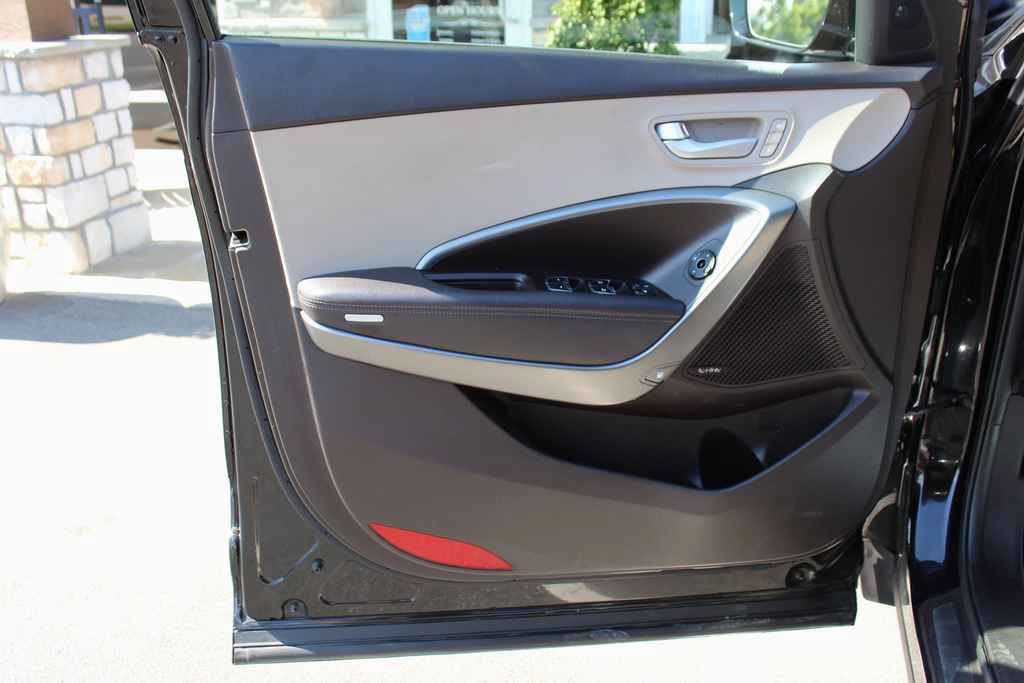 Used 2018 Hyundai Santa Fe Sport w/ Cargo Package AWD/4WD image 11
