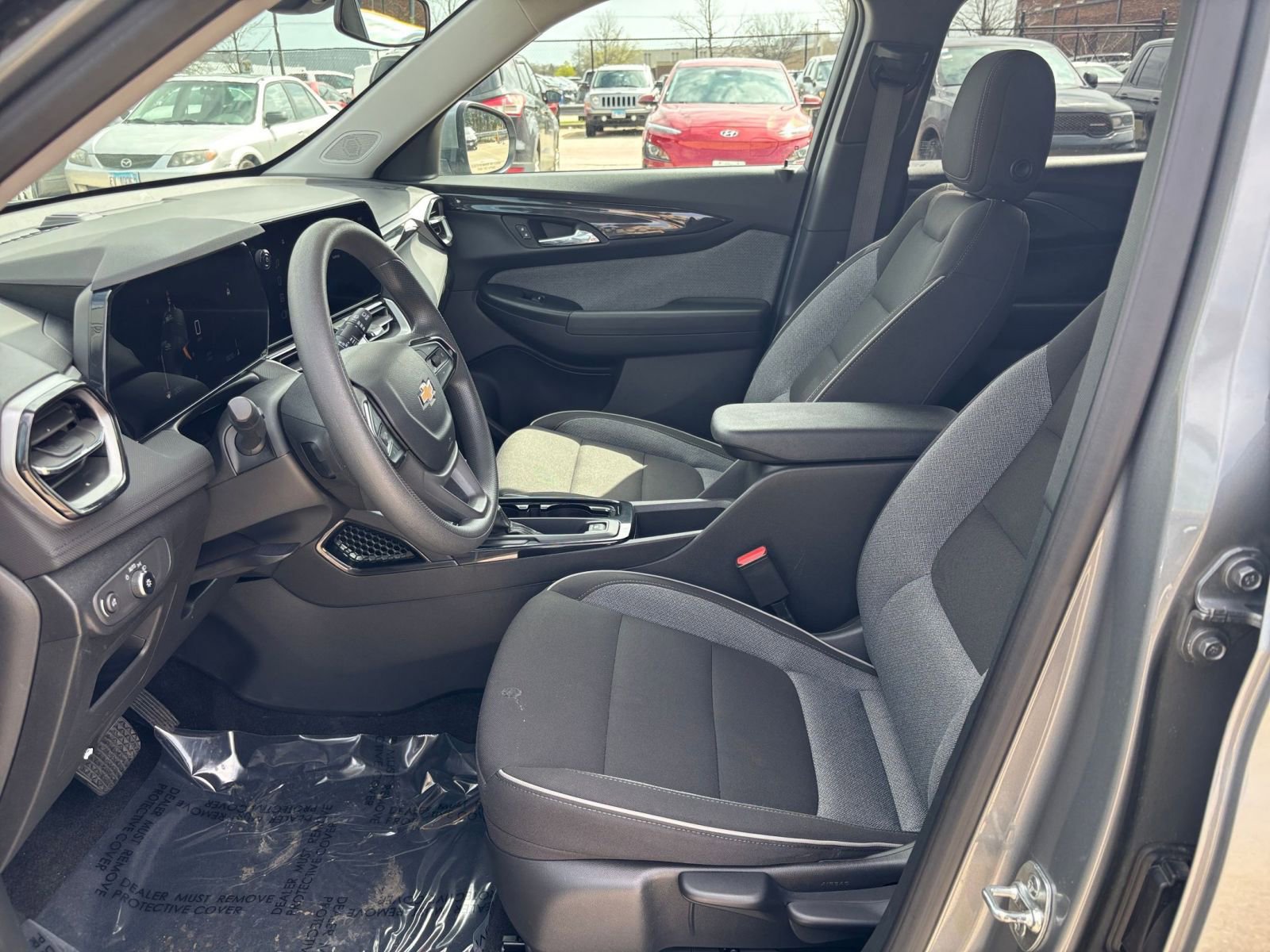 Used 2025 Chevrolet TrailBlazer LT FWD image 25