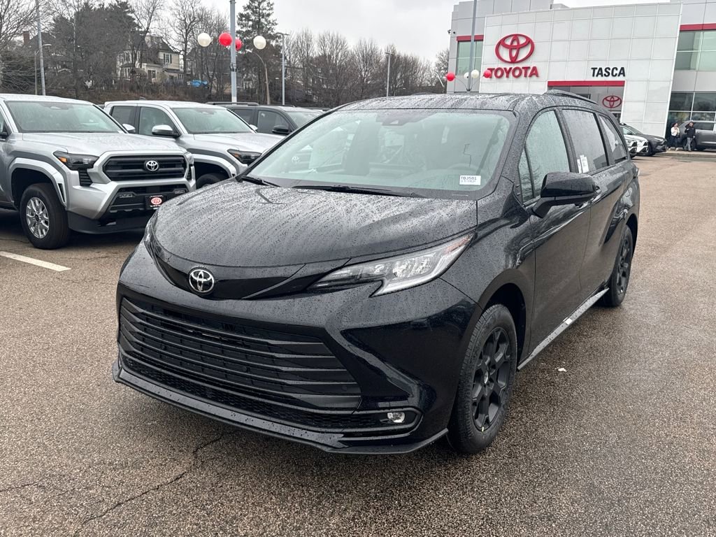 New 2026 Toyota Sienna XLE Woodland Edition image 3