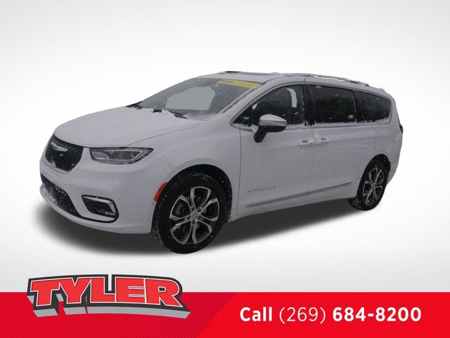 New 2026 Chrysler Pacifica Pinnacle w/ Trailer Tow Group AWD/4WD image 3