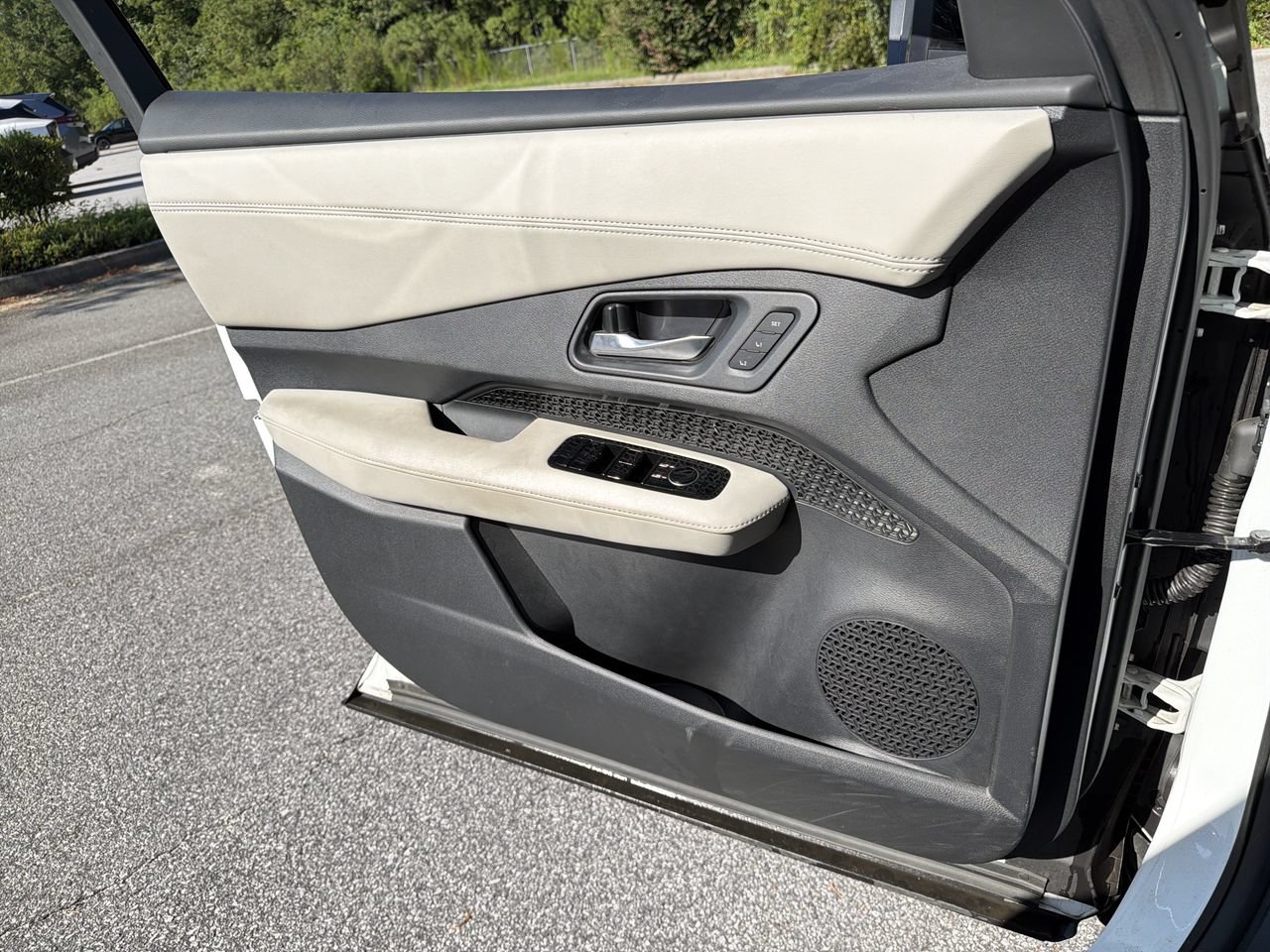 Certified 2024 Nissan Ariya FWD image 15