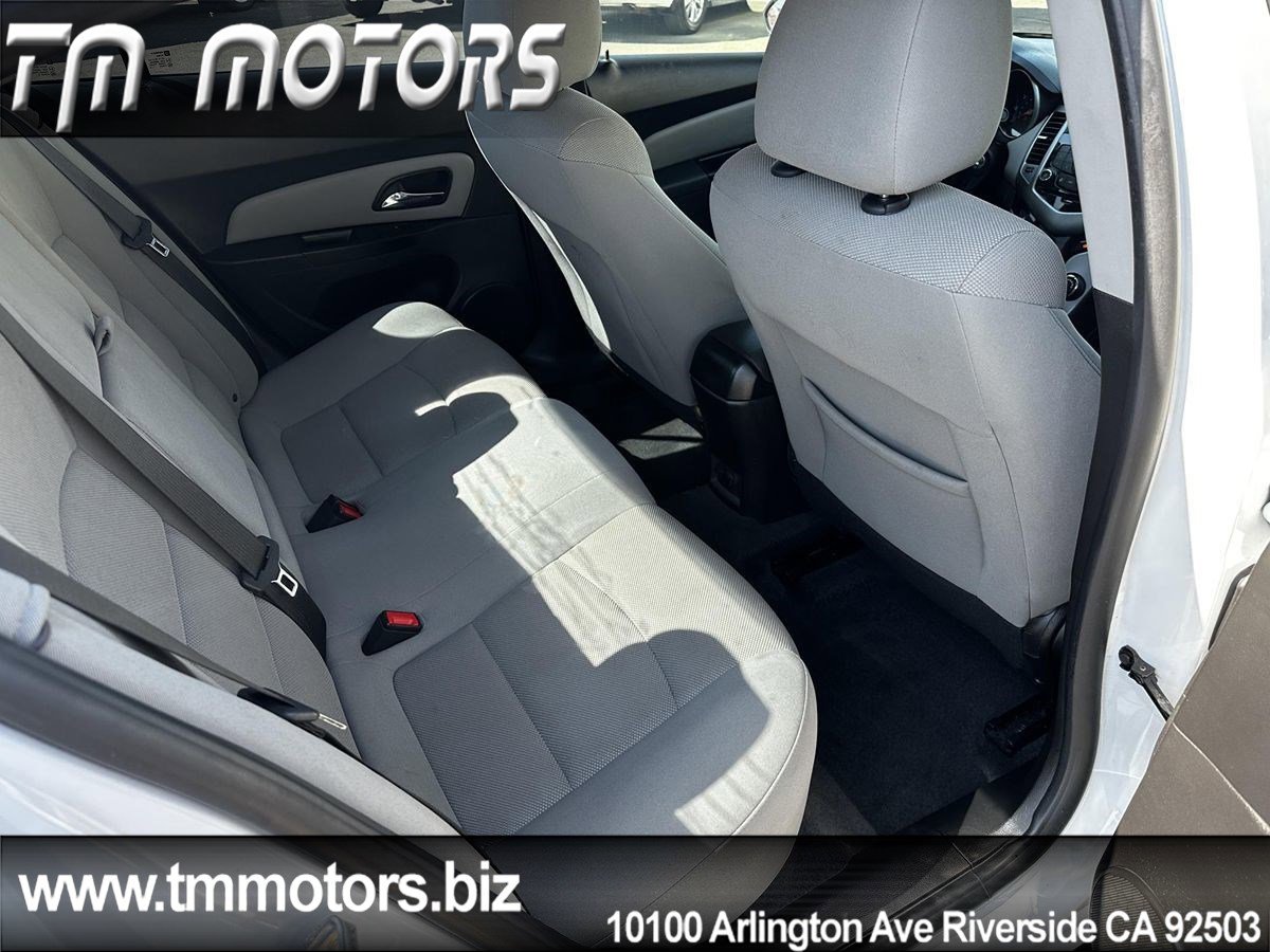 Used 2014 Chevrolet Cruze LT image 9