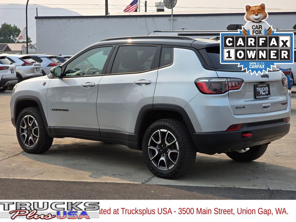 Used 2024 Jeep Compass Trailhawk image 3
