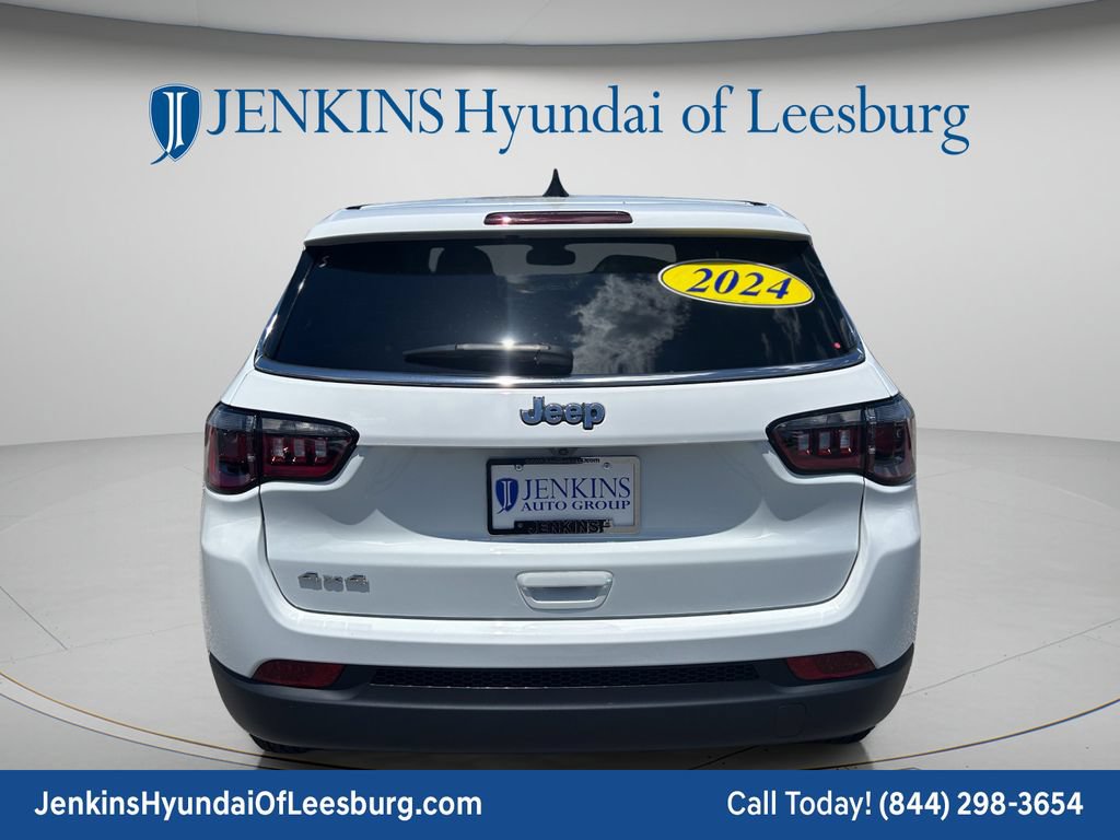 Used 2024 Jeep Compass Sport w/ Mopar Graphics Package AWD/4WD image 6