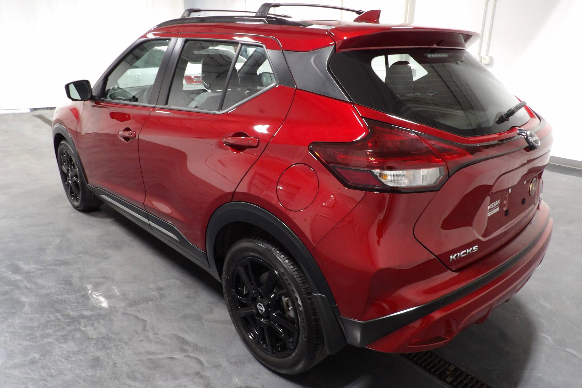 Used 2024 Nissan Kicks SR w/ SR Premium Package image 6
