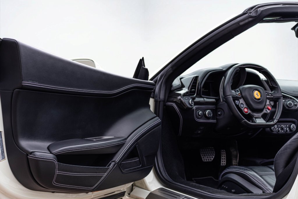 Used 2014 Ferrari 458 Spider RWD image 35