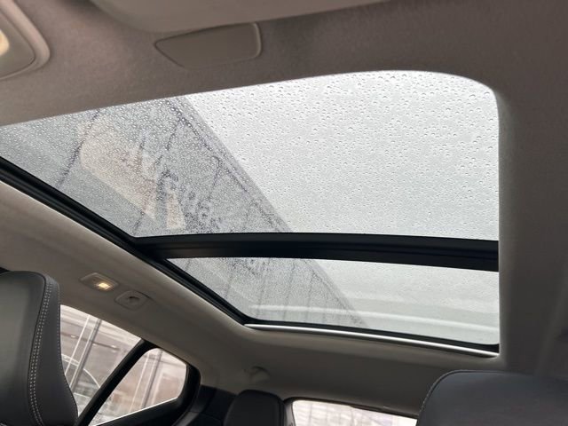 Certified 2025 Volvo XC40 B5 Core image 26