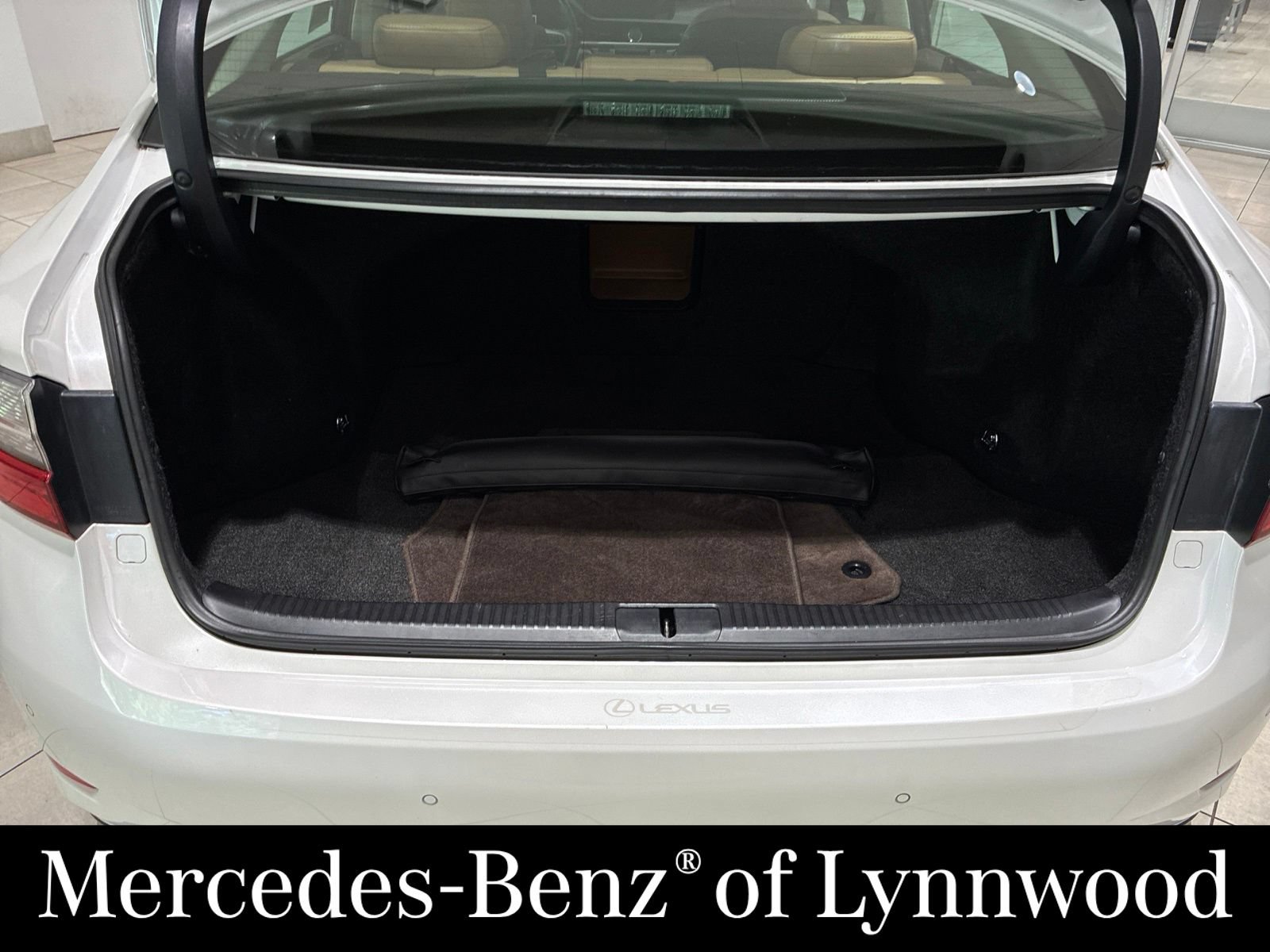 Used 2017 Lexus ES 350 w/ Premium Package FWD image 7