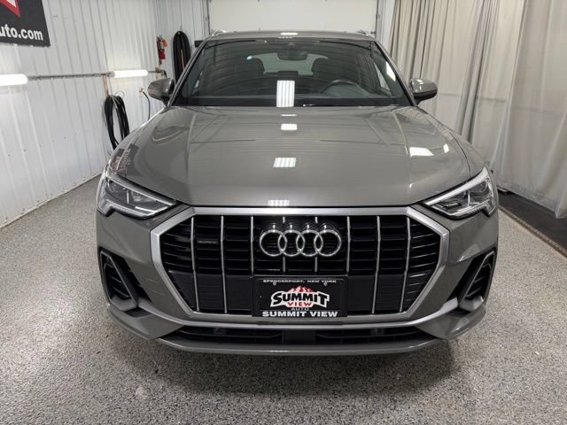 Used 2020 Audi Q3 2.0T Premium Plus w/ Premium Plus Package AWD/4WD image 2