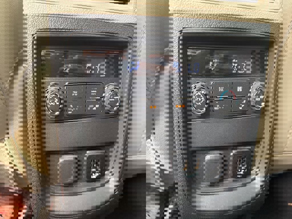 Used 2017 Buick Envision Essence image 28