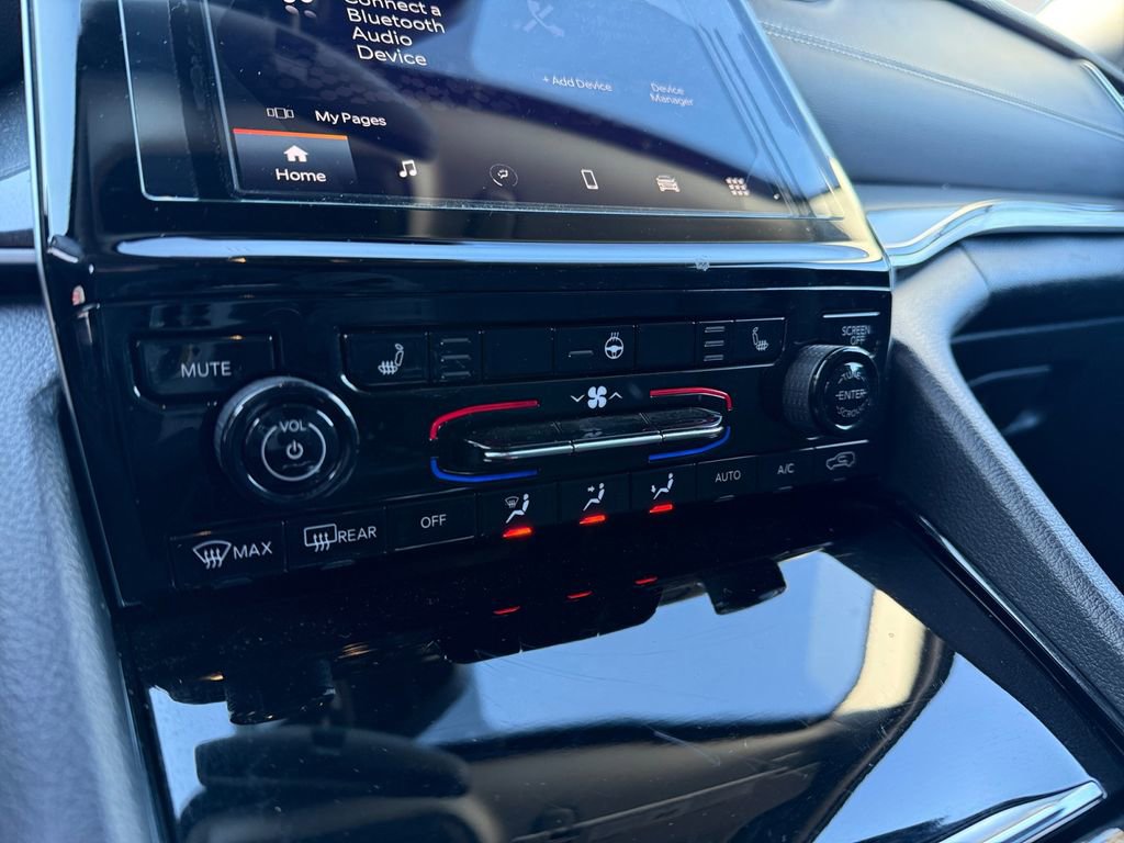 Used 2023 Jeep Grand Cherokee L Laredo w/ Luxury Tech Group I image 18