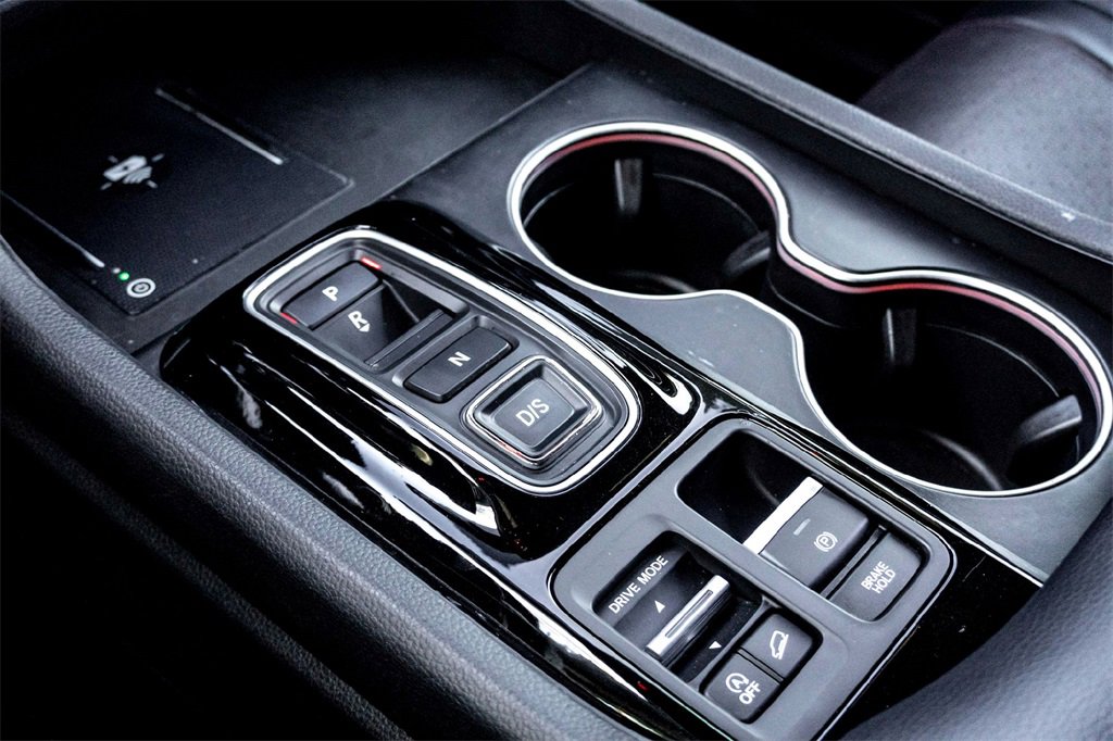 Used 2025 Honda Pilot Black Edition image 25