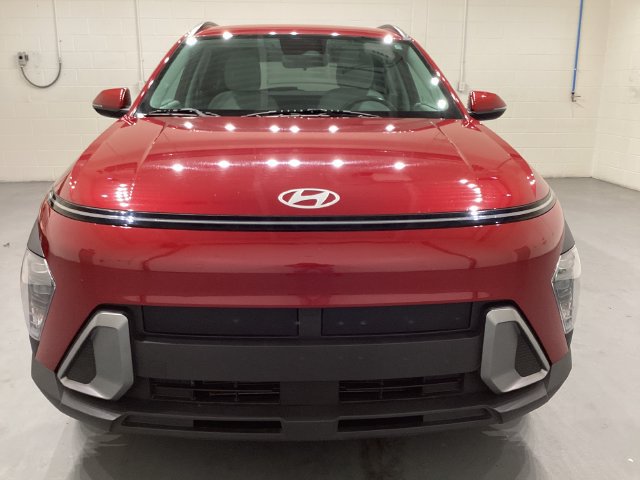 Used 2025 Hyundai Kona SEL FWD image 2