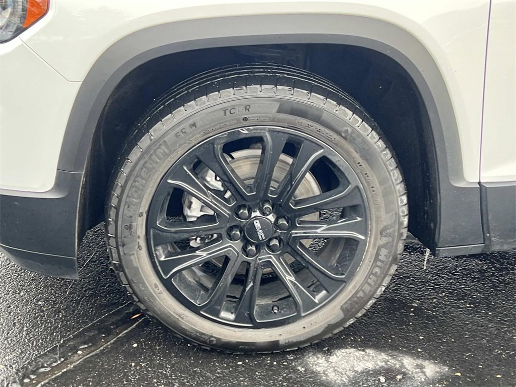 Used 2022 GMC Acadia SLT w/ Elevation Edition image 9