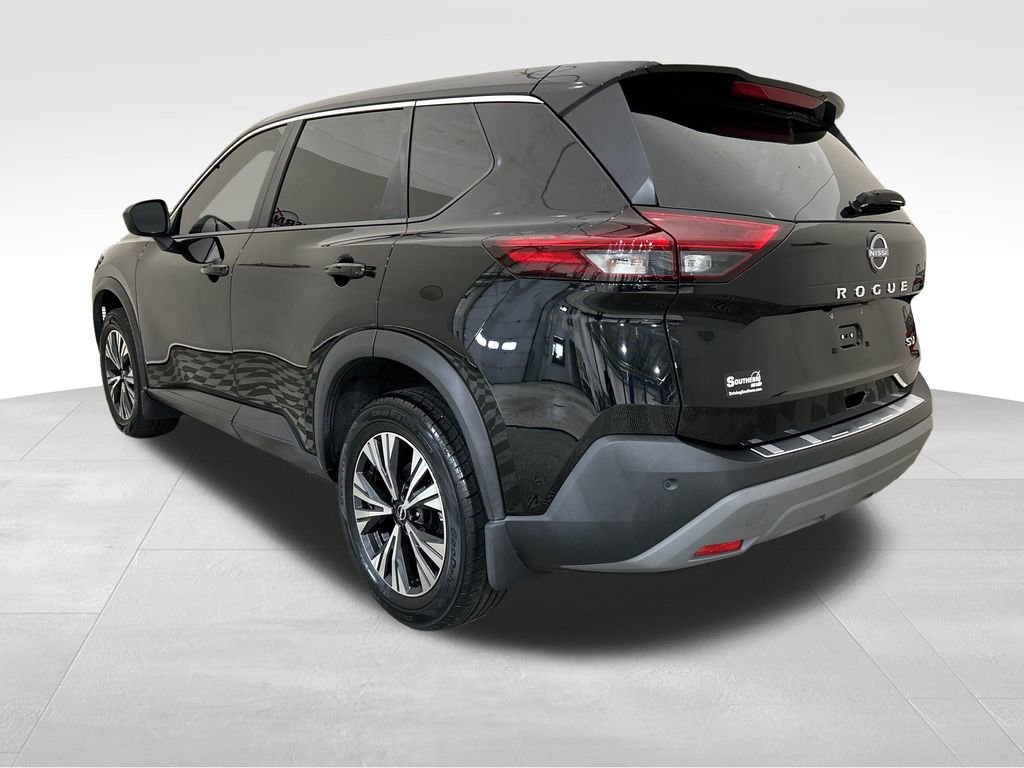 Used 2023 Nissan Rogue SV FWD image 3