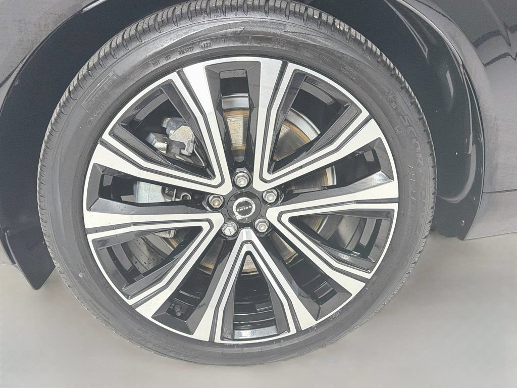 Used 2023 Volvo XC60 B5 Ultimate AWD/4WD image 33