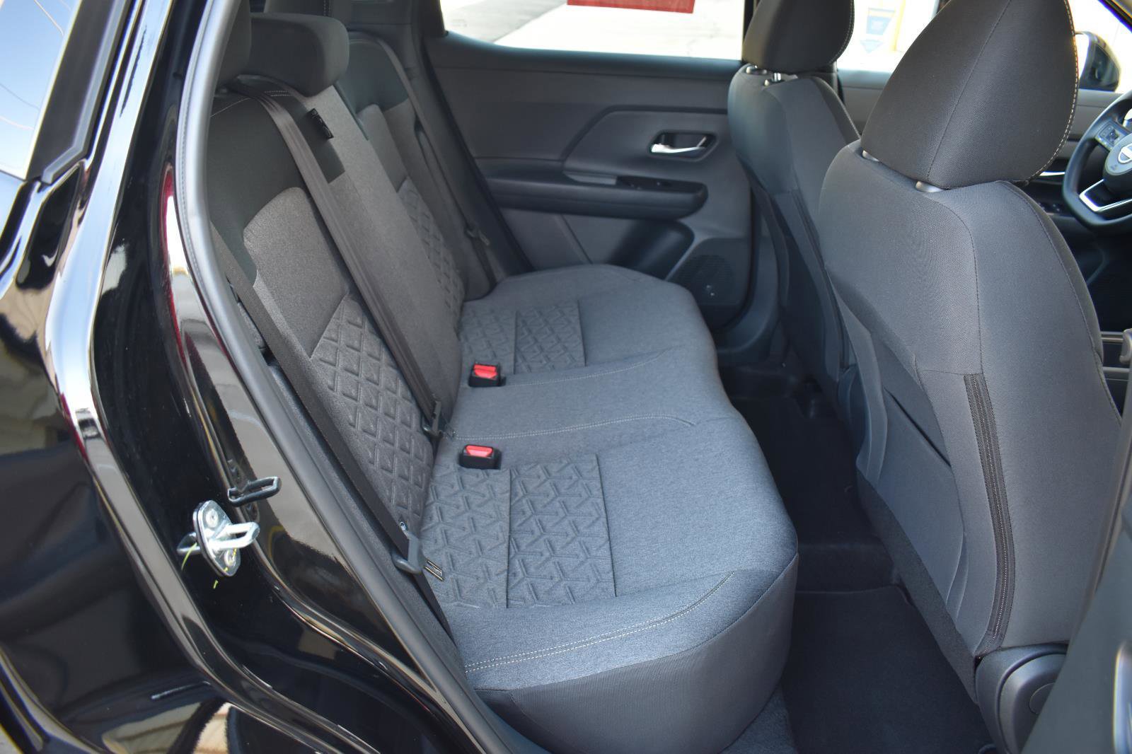 Certified 2025 Nissan Kicks SV image 35