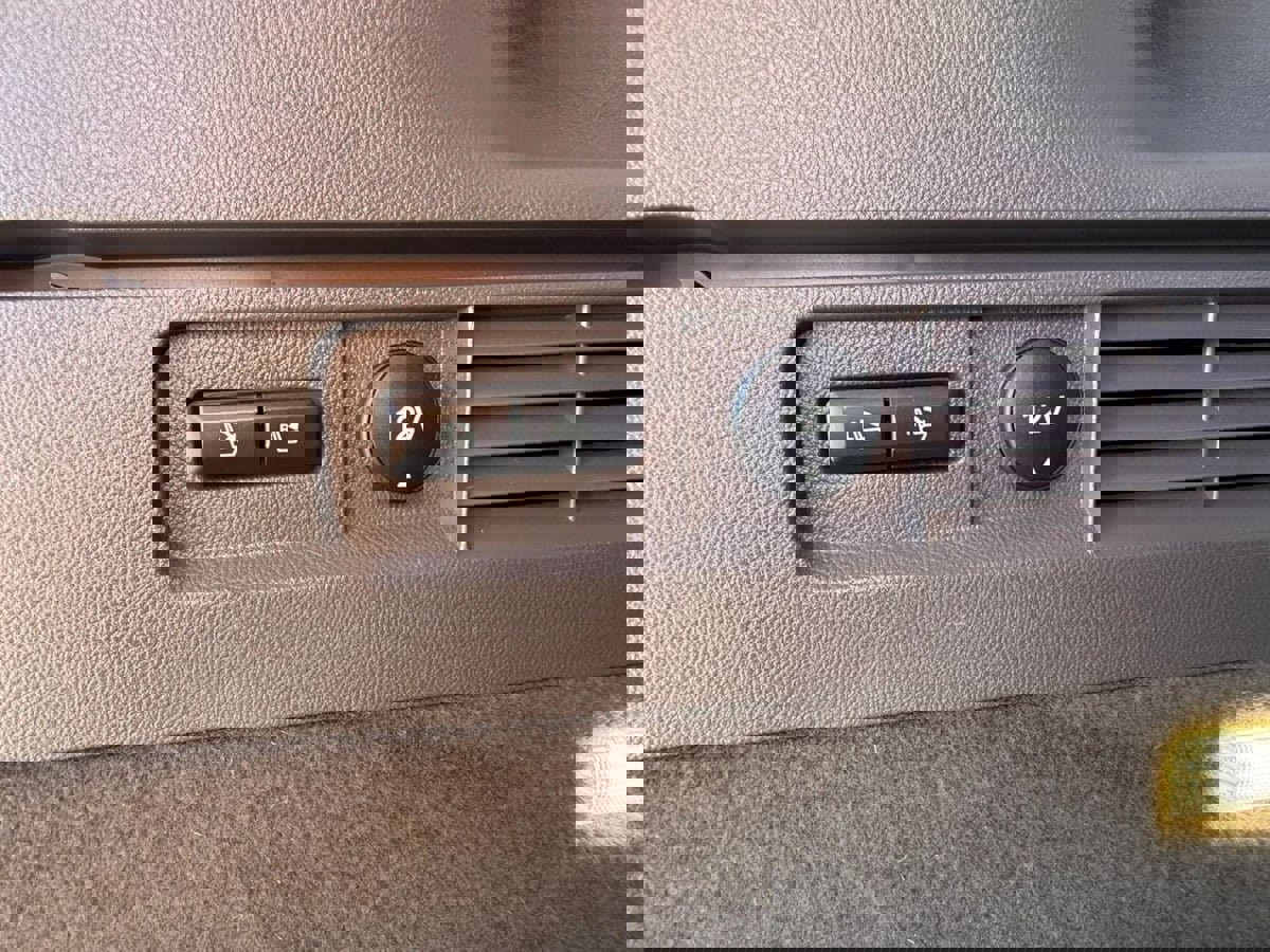 Used 2016 Lincoln MKX Select w/ Select Plus Package FWD image 31