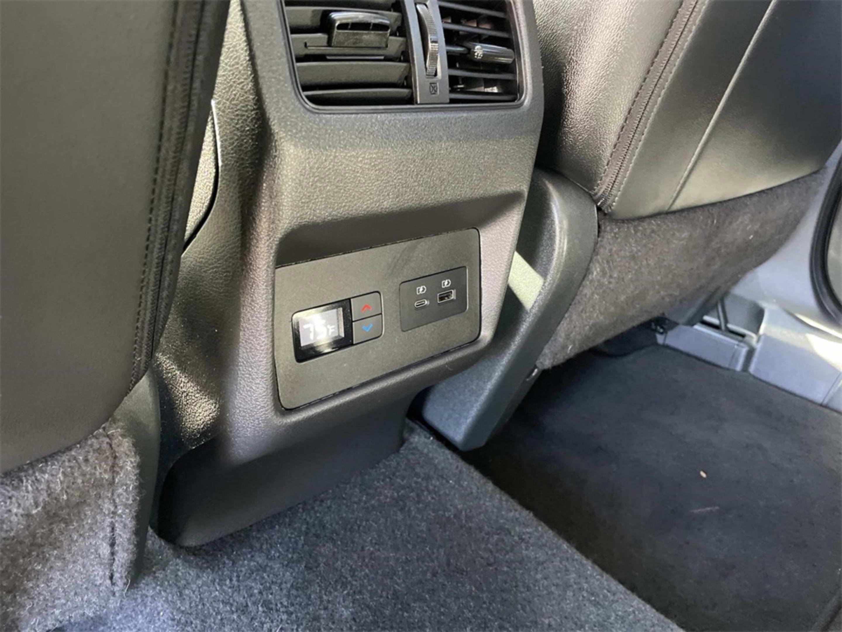 Used 2023 Nissan Rogue SL w/ SL Premium Package image 8