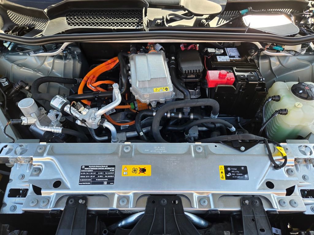 Used 2023 BMW iX xDrive50 image 33