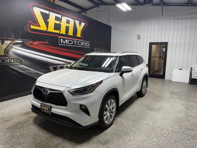 Used 2022 Toyota Highlander Limited AWD/4WD image 1