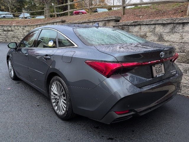Used 2022 Toyota Avalon Limited image 7