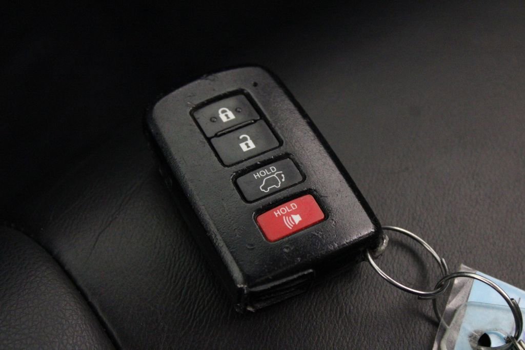 Used 2019 Toyota Highlander XLE w/ Protection Package #3 image 30