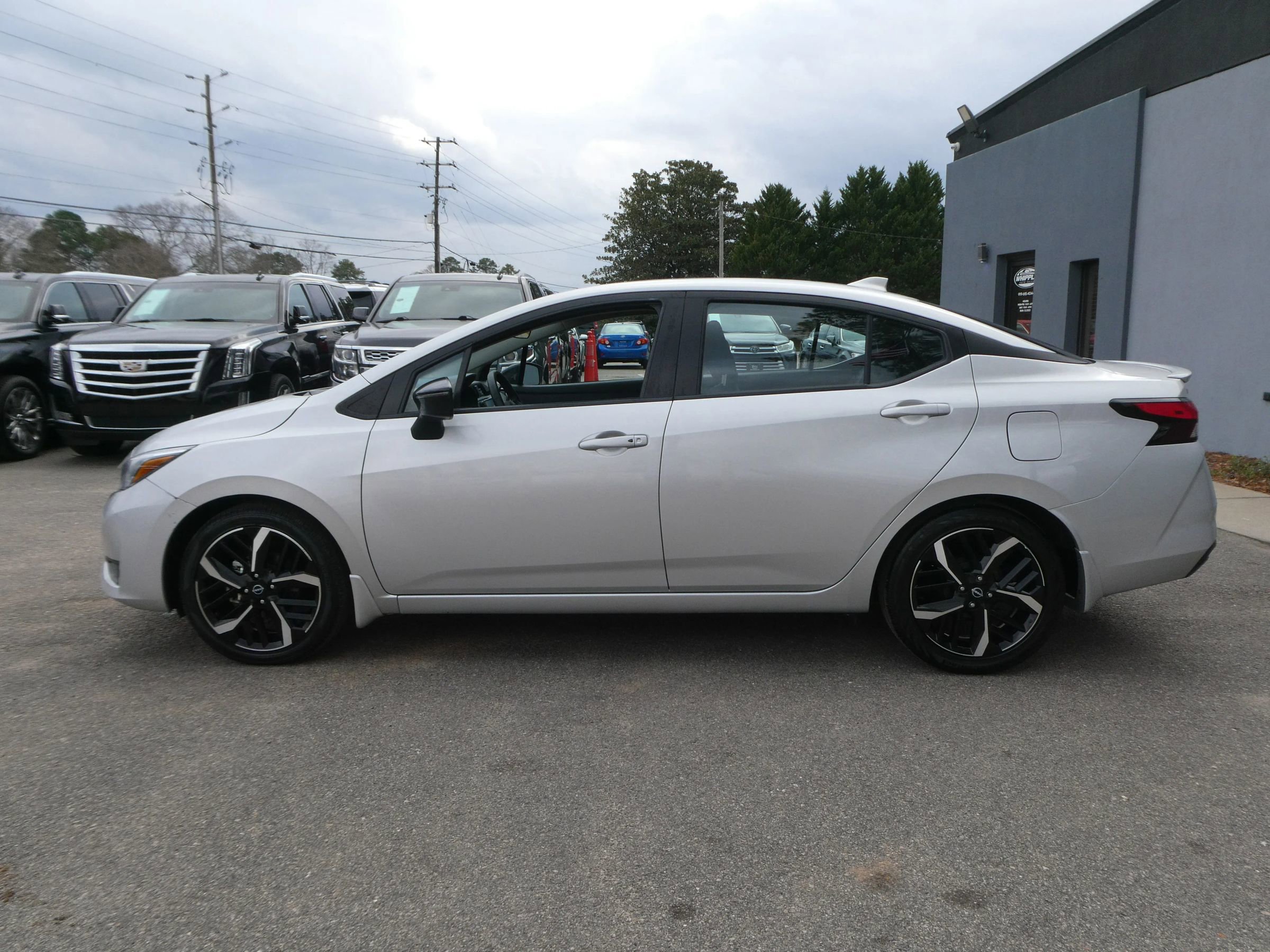 Used 2024 Nissan Versa SR w/ Trunk Package image 6