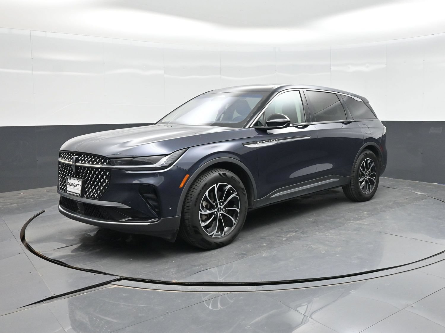 Used 2024 Lincoln Nautilus Premier w/ Equipment Group 102A AWD/4WD image 24