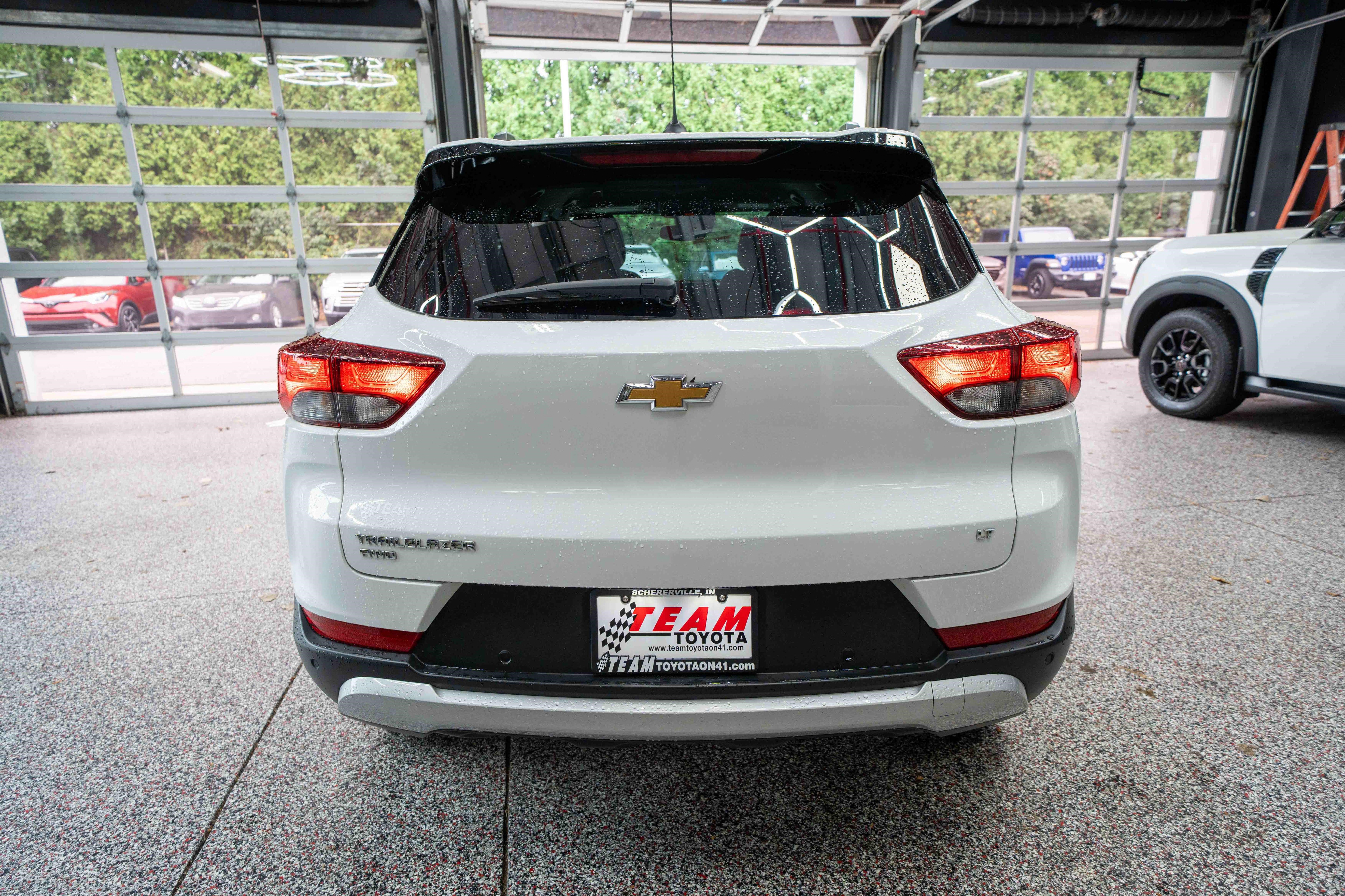 Used 2024 Chevrolet TrailBlazer LT w/ Convenience Package AWD/4WD image 3