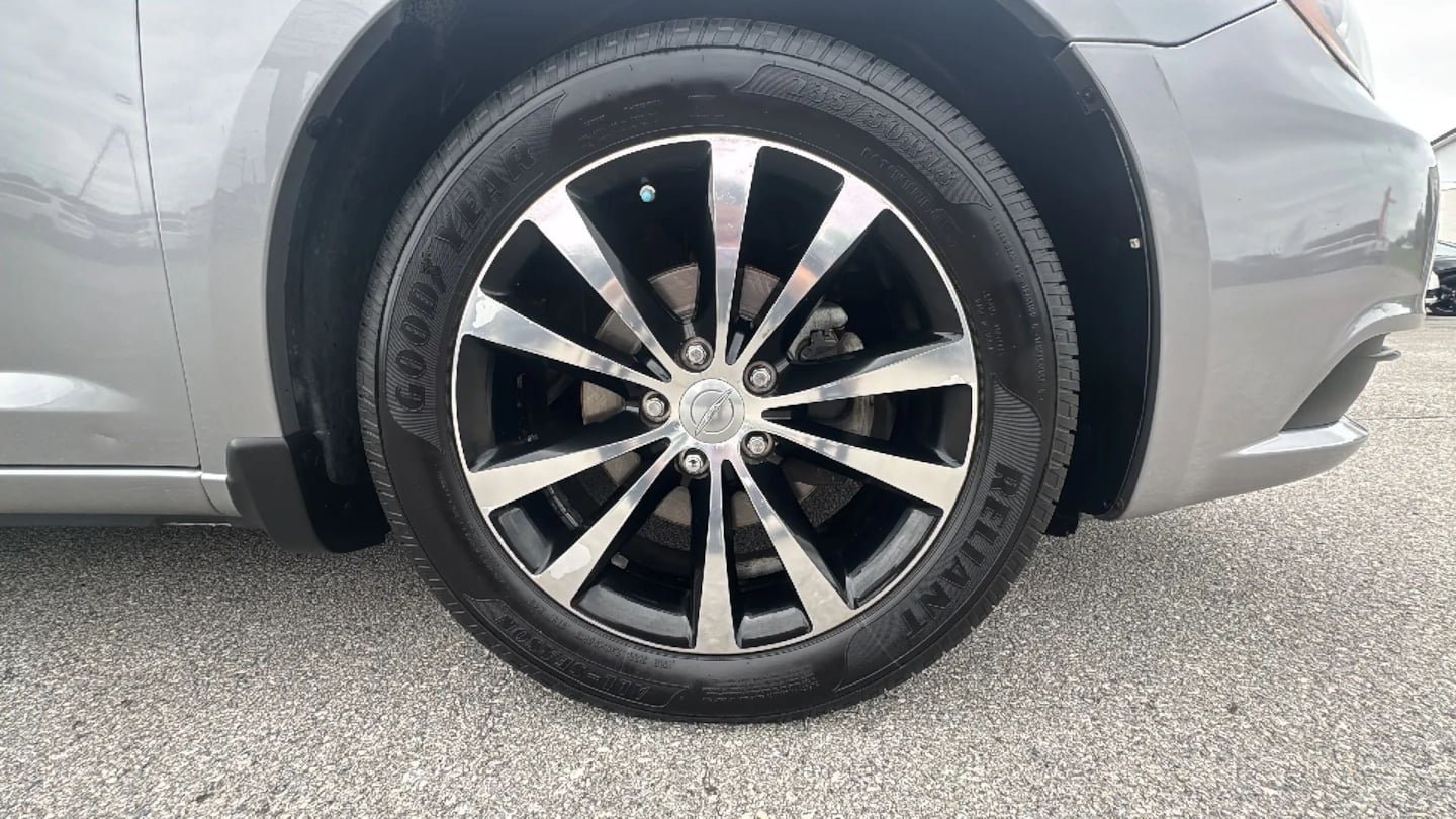 Used 2013 Chrysler 200 Touring w/ S Exterior Appearance Pkg FWD image 26