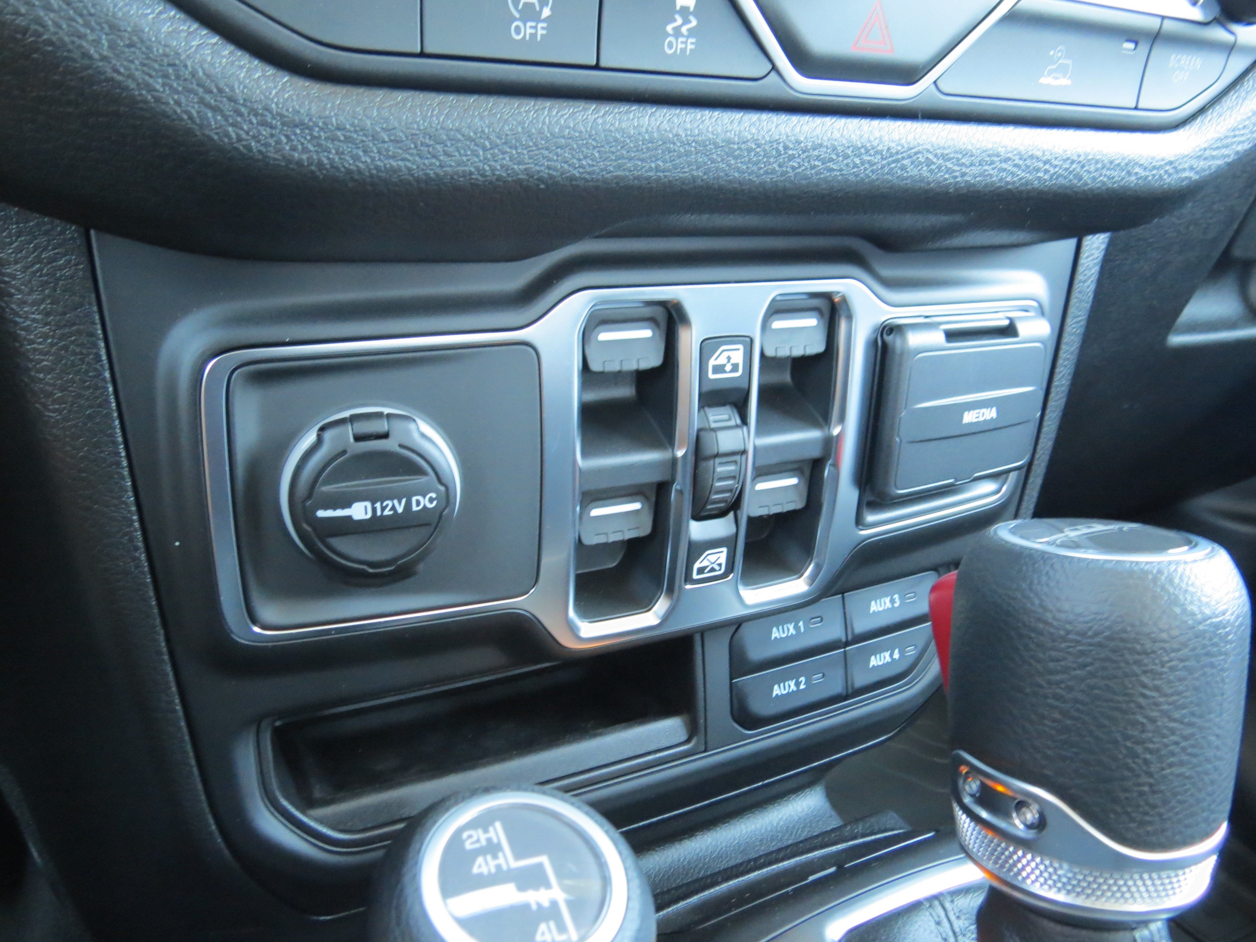 New 2026 Jeep Gladiator Sport AWD/4WD image 21