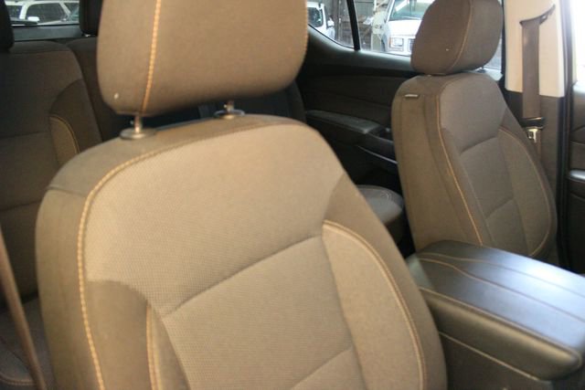 Used 2020 Chevrolet Traverse LT w/ Driver Confidence II Package AWD/4WD image 11