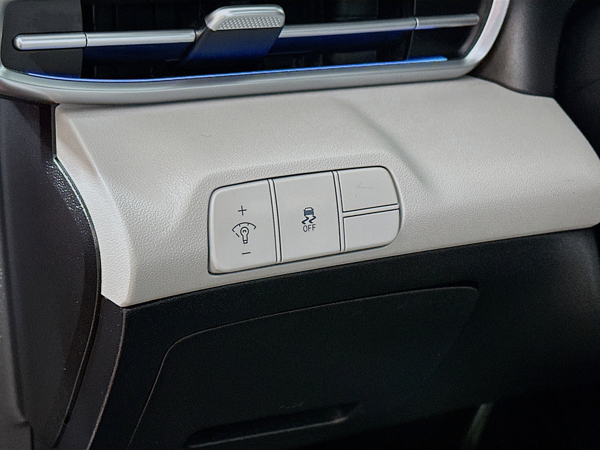 Certified 2024 Hyundai Elantra Limited FWD image 10
