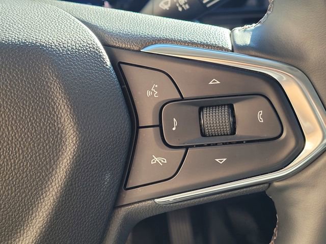 Used 2025 Chevrolet Trax LT w/ LT Convenience Package image 15